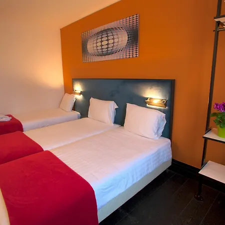 Hotel National 3*